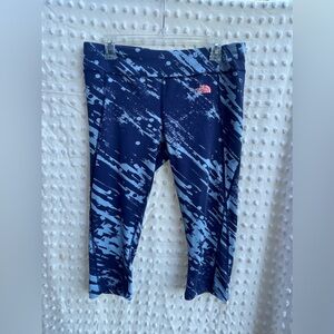 Women’s NORTHFACE crop leggings (large)